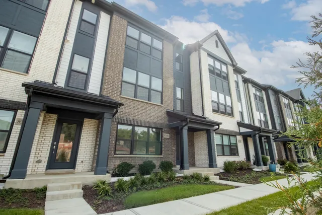 $520,000 | 8380 Miami Avenue, Morton Grove, IL 60053