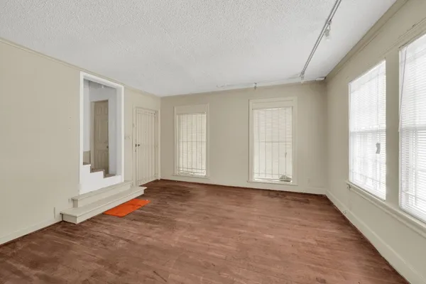 $2,250 | 1939 Richmond Avenue, Unit 2, Houston, TX 77098