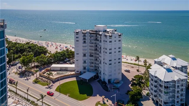 a view of a livingroom with furniture and window