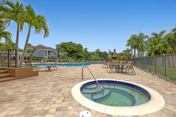 5342 Park Pl Circle Boca Raton, FL 33486 - Photo 43 of 44 Jacuzzi