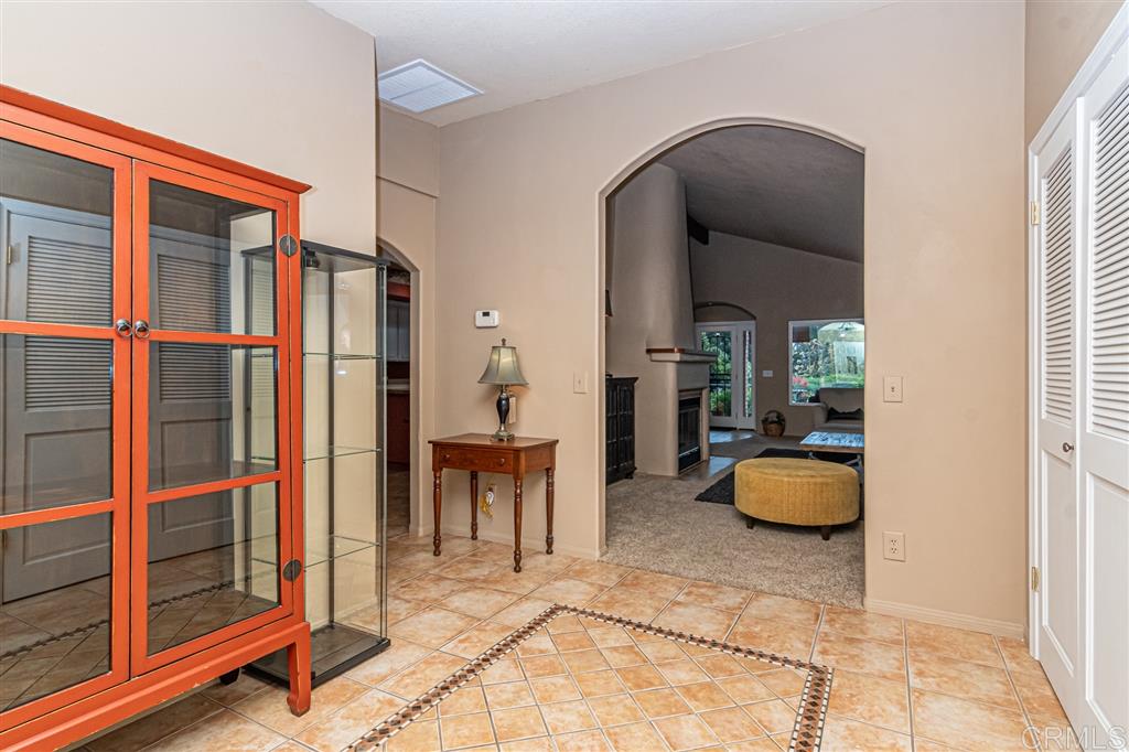 1058 Ridge Heights Drive Fallbrook, CA 92028 - Photo 2 of 23