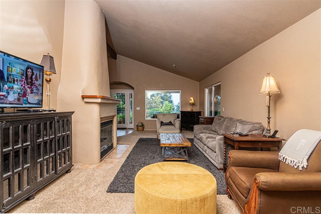 1058 Ridge Heights Drive Fallbrook, CA 92028 - Photo 3 of 23