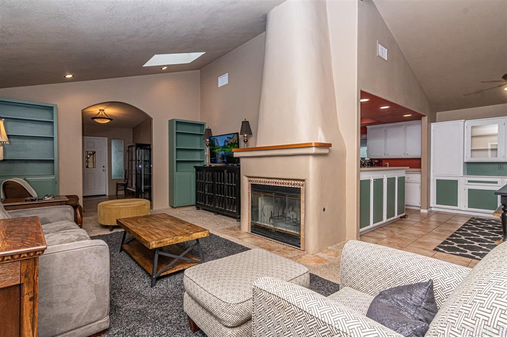 1058 Ridge Heights Drive Fallbrook, CA 92028 - Photo 4 of 23