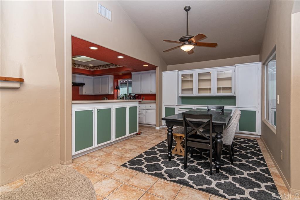 1058 Ridge Heights Drive Fallbrook, CA 92028 - Photo 5 of 23