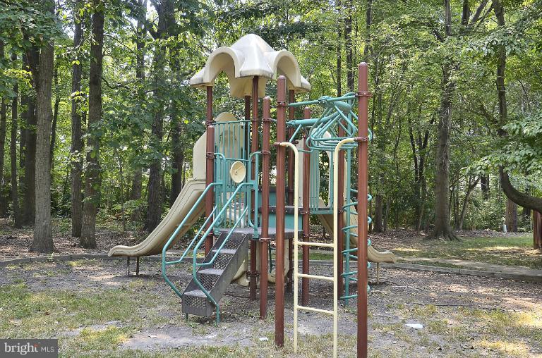 2368 Southgate Square Reston, VA 20191 - Photo 19 of 23 a view of a park with iron fence