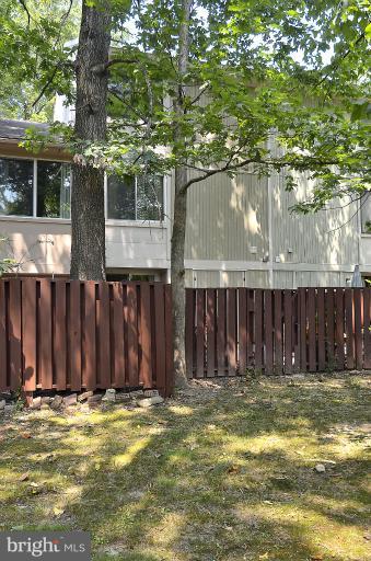 2368 Southgate Square Reston, VA 20191 - Photo 7 of 23 a view of a backyard of the house