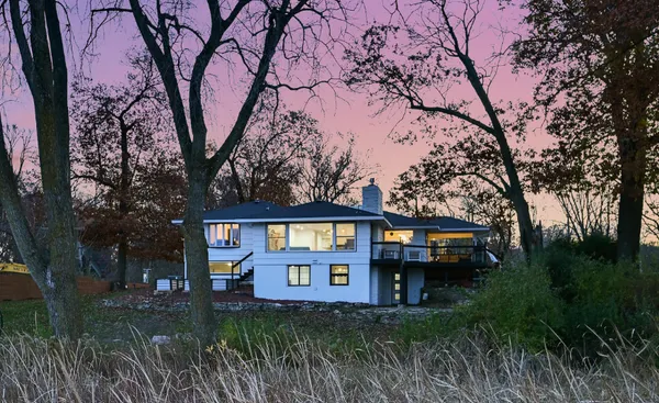 $2,199,000 | 19860 Cottagewood Road, Deephaven, MN 55331