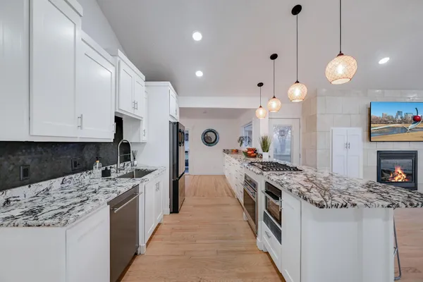 $2,199,000 | 19860 Cottagewood Road, Deephaven, MN 55331