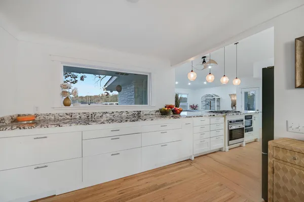 $2,199,000 | 19860 Cottagewood Road, Deephaven, MN 55331