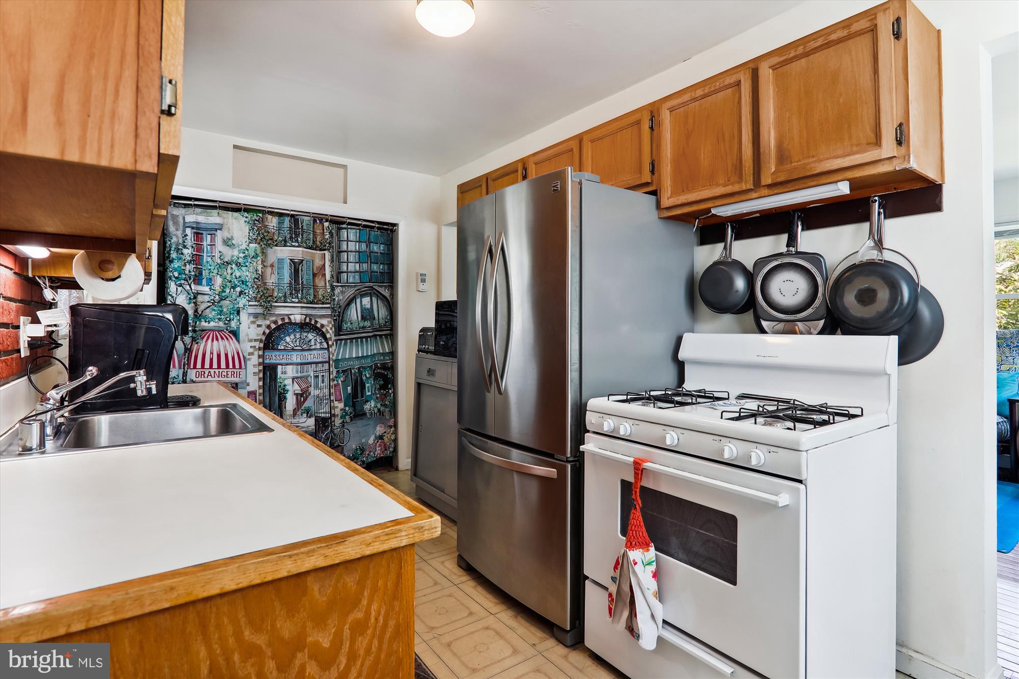 904 White Way Laurel, MD 20707 - Photo 11 of 44 Kitchen