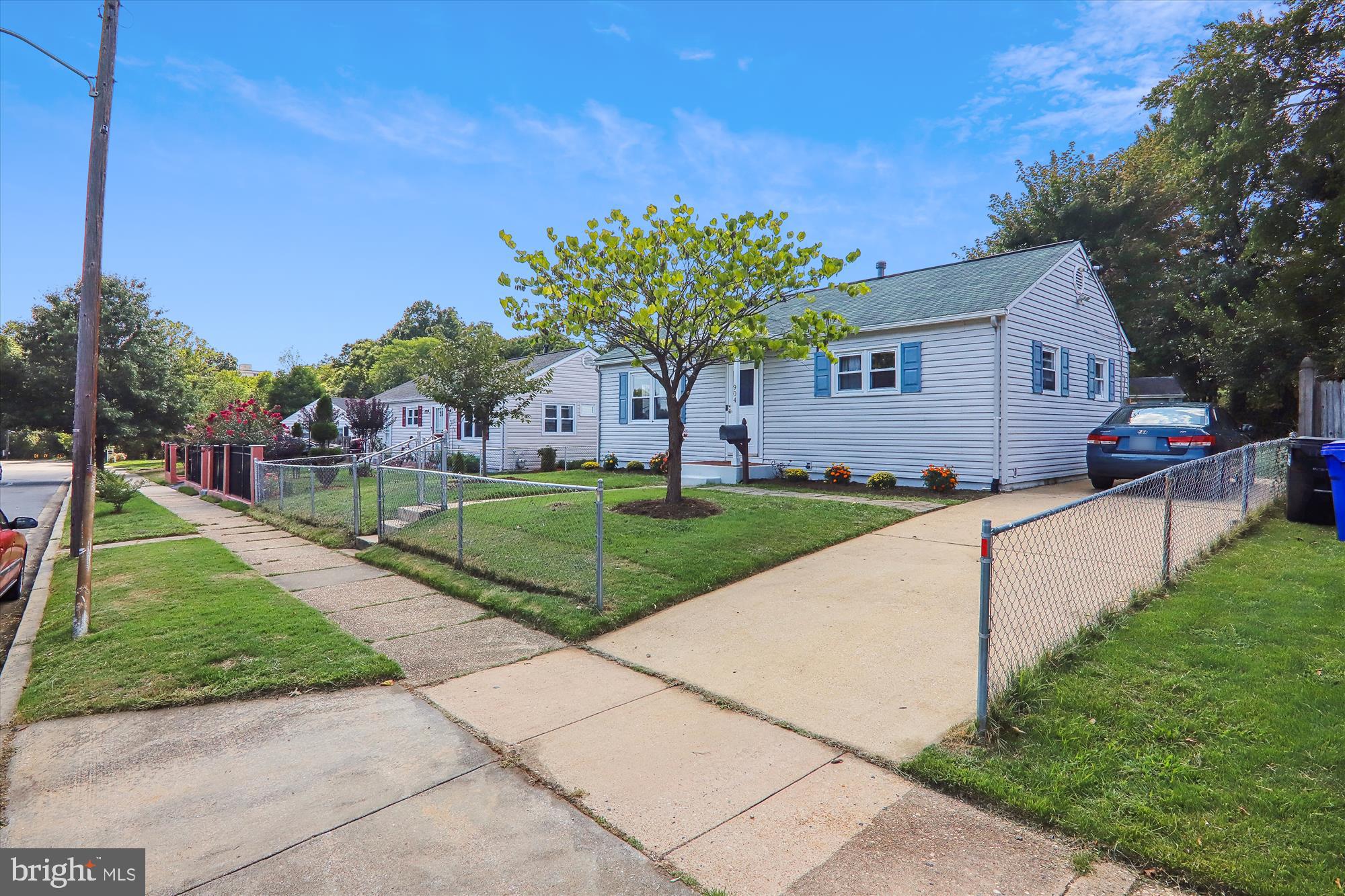 904 White Way Laurel, MD 20707 - Photo 3 of 44 Front/Side