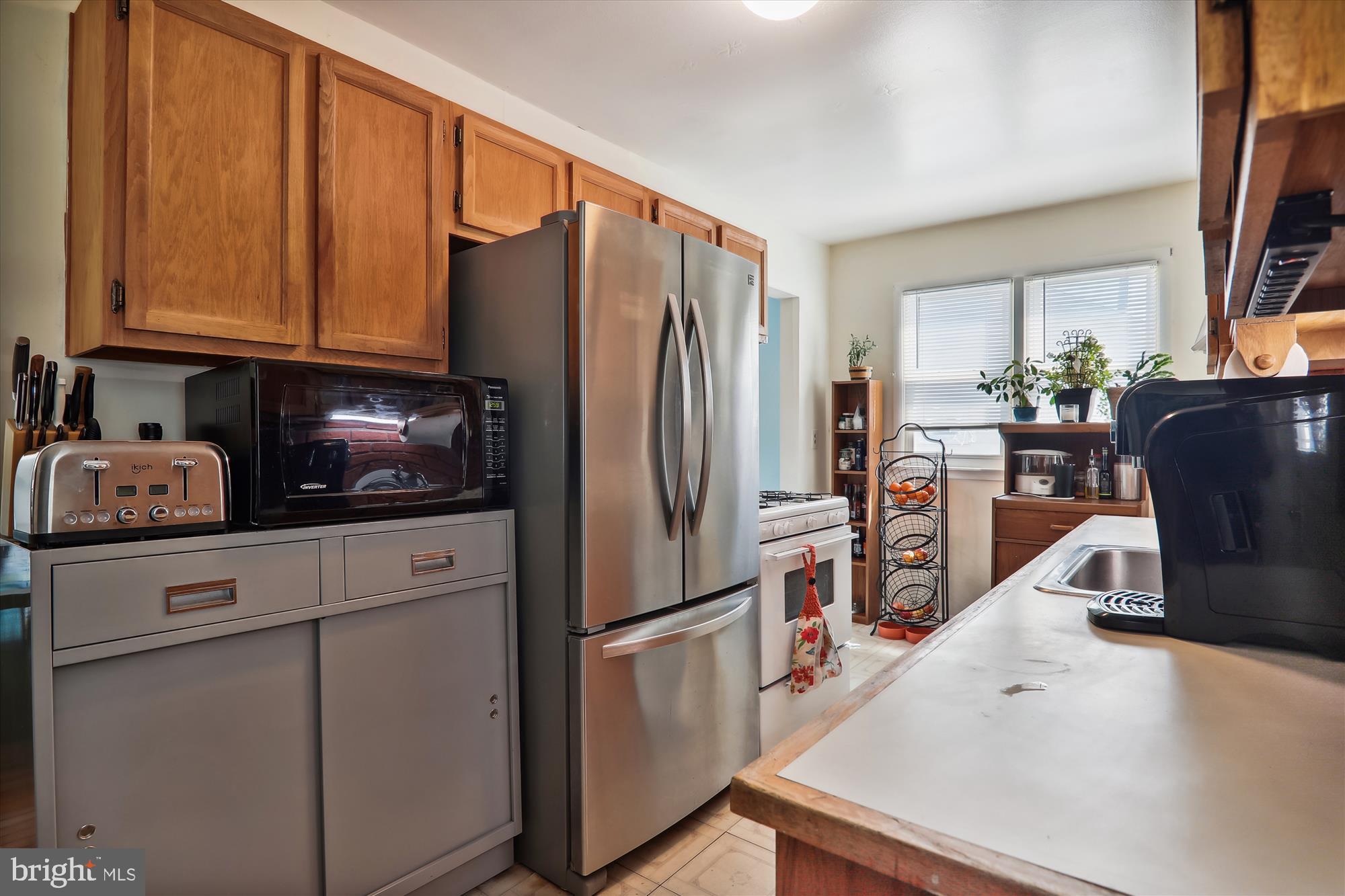 904 White Way Laurel, MD 20707 - Photo 8 of 44 Kitchen