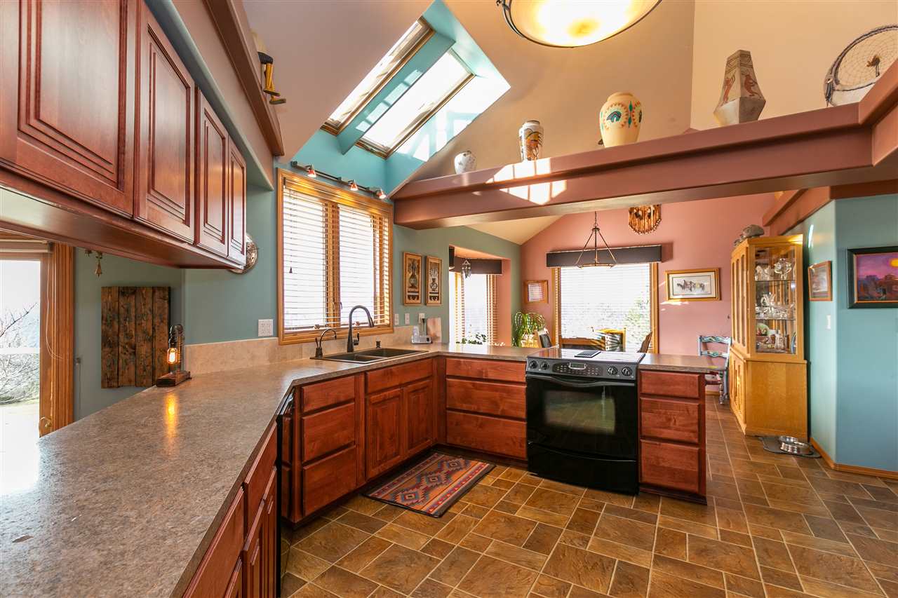 4214 West Strong Road Spokane, WA 99208 - Photo 5 of 20 Gallery Image 5