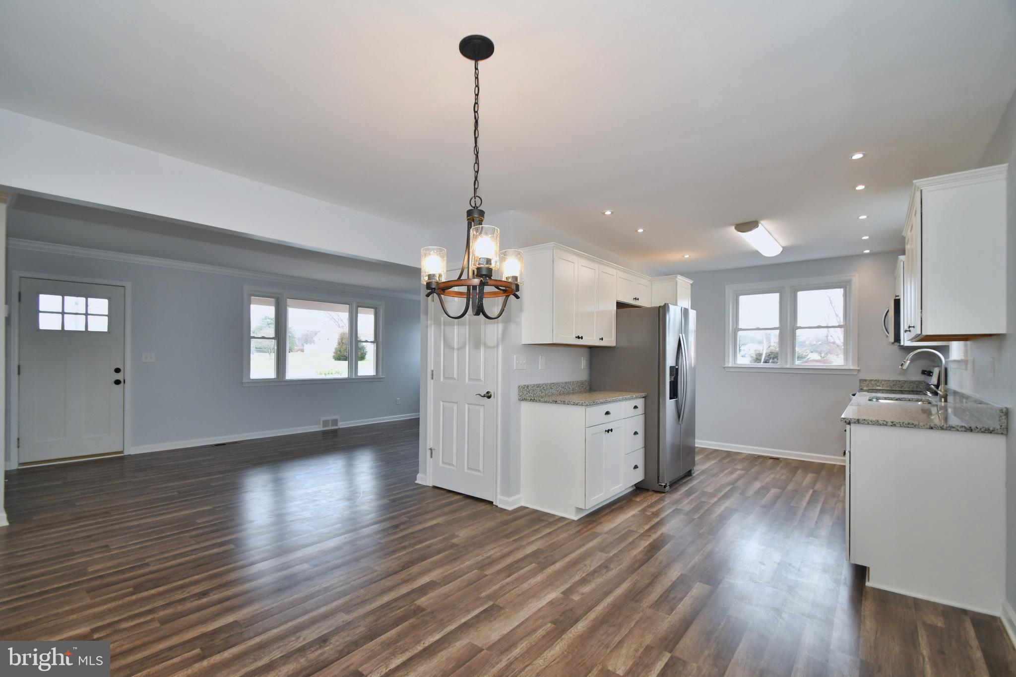 109 Mountain Road Fallston, MD 21047 - Photo 4 of 43 Nothign but Class!
