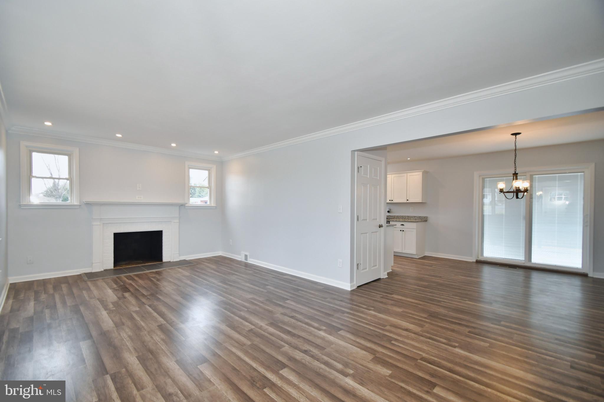 109 Mountain Road Fallston, MD 21047 - Photo 5 of 43 Crisp & Clean with Floors that Gleam!