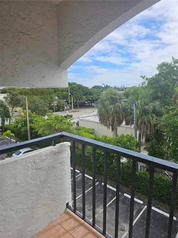 $290,000 | 2150 Southwest 16th Avenue, Unit 406, Miami, FL 33145
