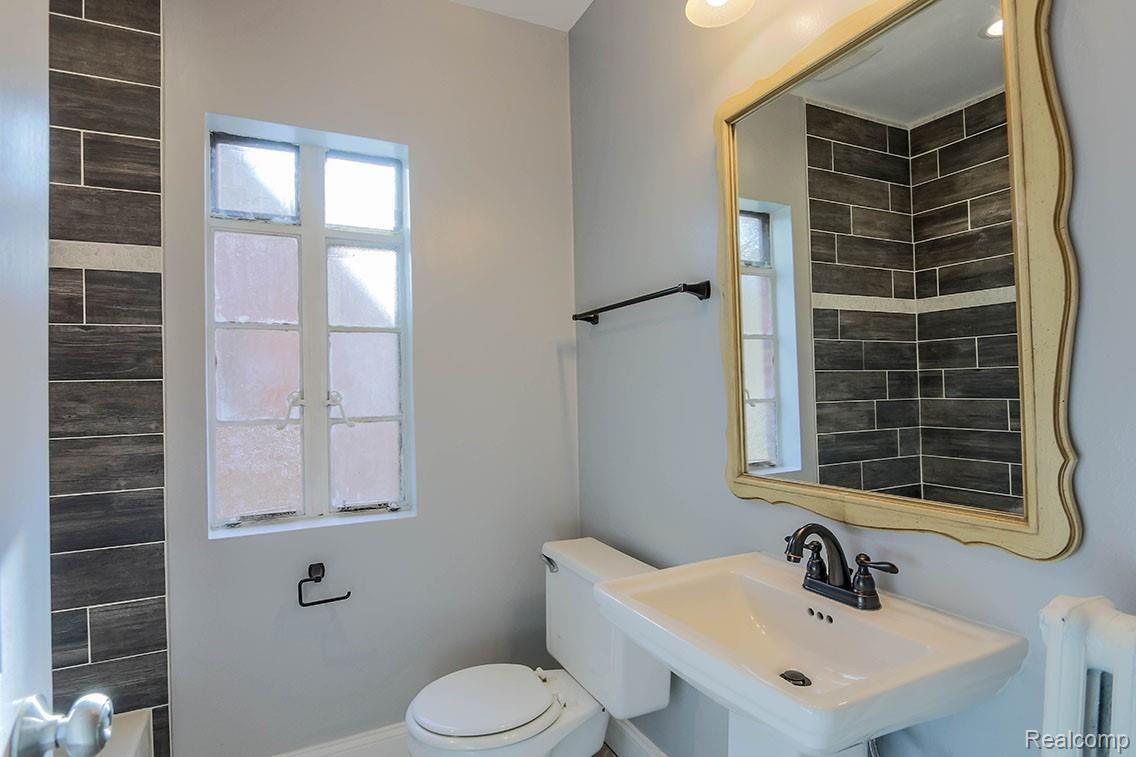 14645 Stahelin Road Detroit, MI 48223 - Photo 20 of 37 Stahelin-40.jpg
