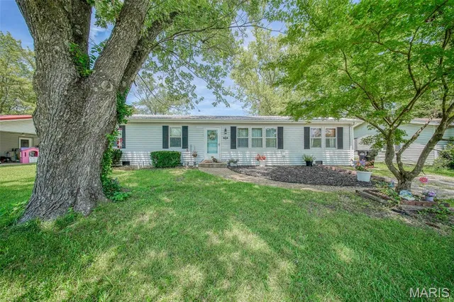 $184,900 | 532 Christine Street, St. James, MO 65559