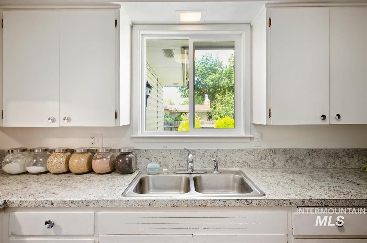 1305 Chelsea Street Boise, ID 83704 - Photo 12 of 25