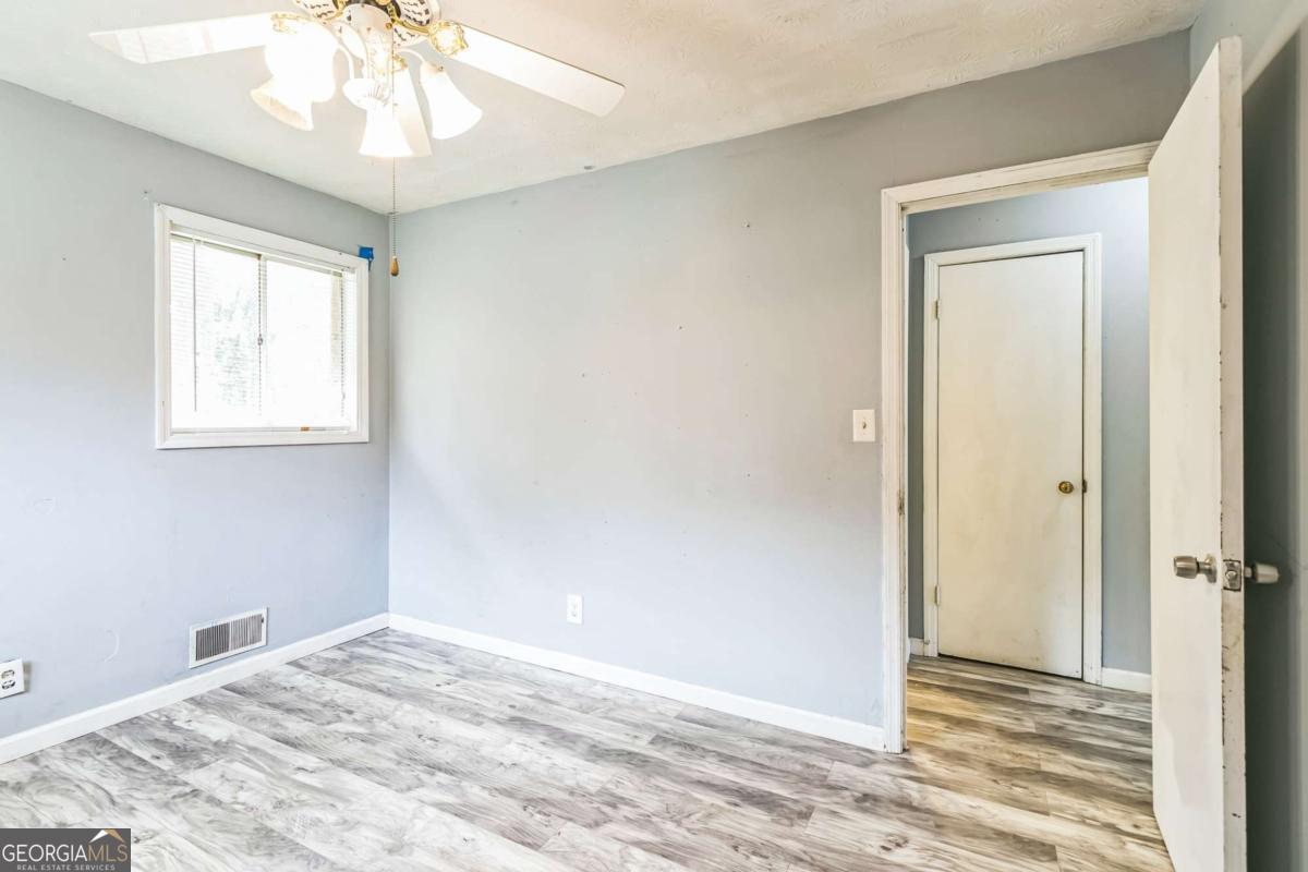 927 Slash Pine Road Forest Park, GA 30297 - Photo 11 of 30