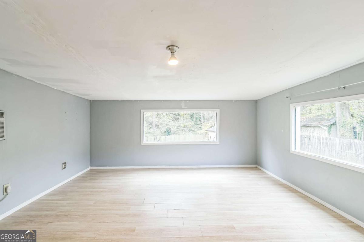 927 Slash Pine Road Forest Park, GA 30297 - Photo 12 of 30