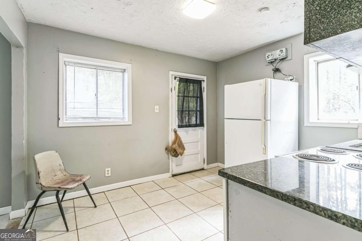 927 Slash Pine Road Forest Park, GA 30297 - Photo 18 of 30