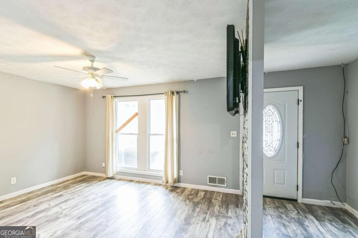 927 Slash Pine Road Forest Park, GA 30297 - Photo 5 of 30