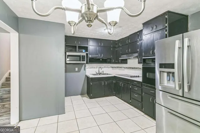 $295,000 | 927 Slash Pine Road, Forest Park, GA 30297