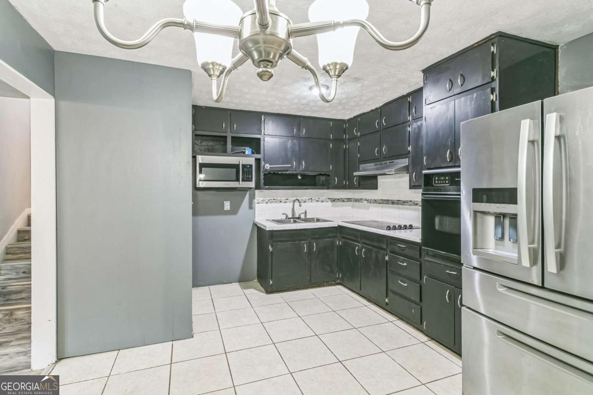 927 Slash Pine Road Forest Park, GA 30297 - Photo 8 of 30