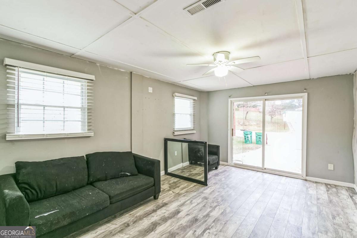 927 Slash Pine Road Forest Park, GA 30297 - Photo 10 of 30