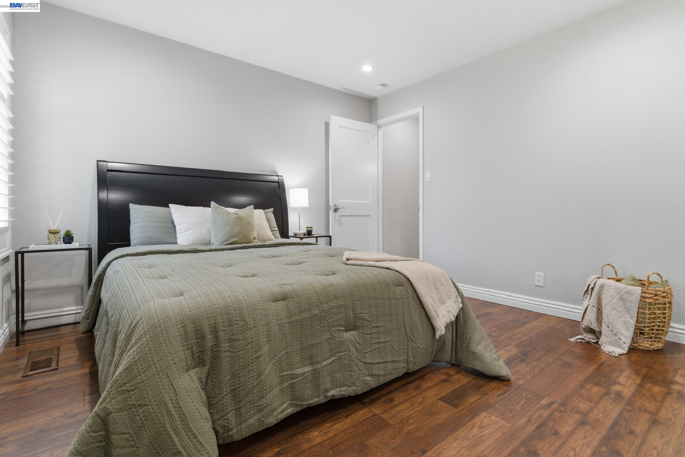 2724 Oak Road, Unit 88 Walnut Creek, CA 94597 - Photo 16 of 33
