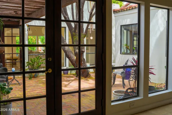 $1,645,000 | 20 East Bethany Home Road, Phoenix, AZ 85012