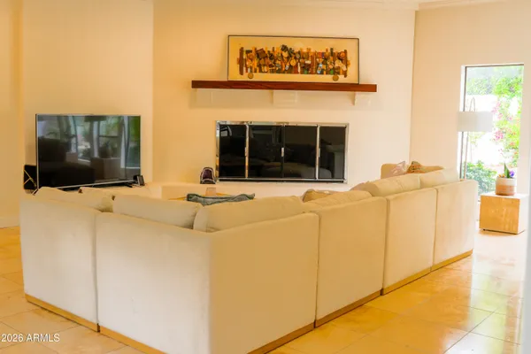 $1,645,000 | 20 East Bethany Home Road, Phoenix, AZ 85012