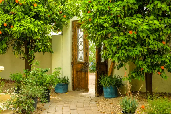 $1,645,000 | 20 East Bethany Home Road, Phoenix, AZ 85012