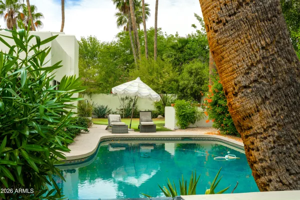 $1,645,000 | 20 East Bethany Home Road, Phoenix, AZ 85012