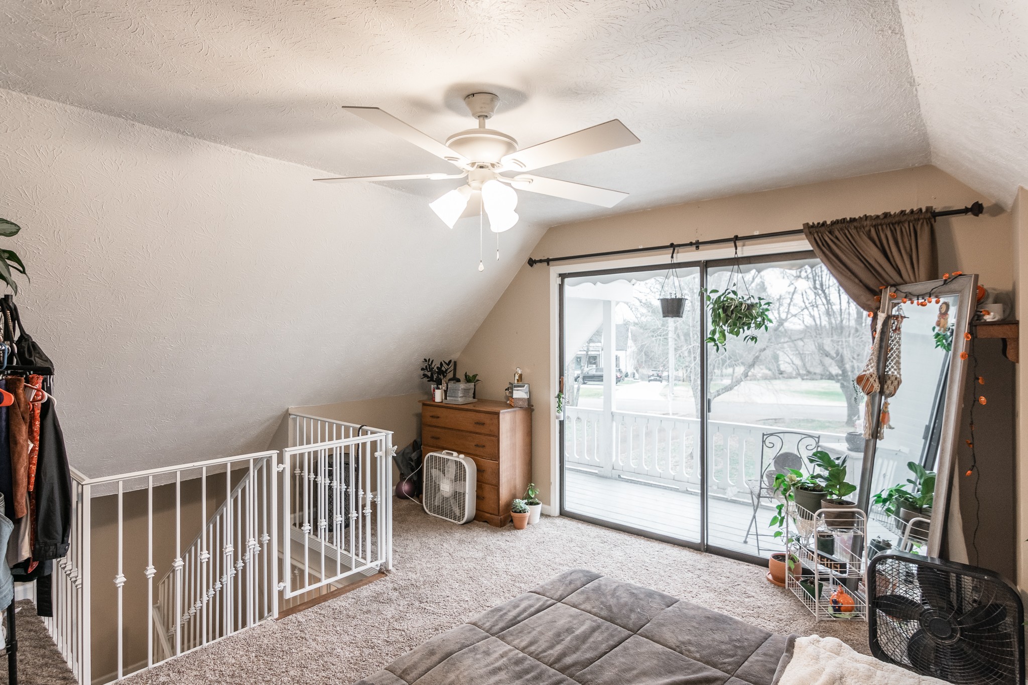 1005 Edgewater Circle Gallatin, TN 37066 - Photo 26 of 50 a view of a livingroom with furniture and a ceiling fan