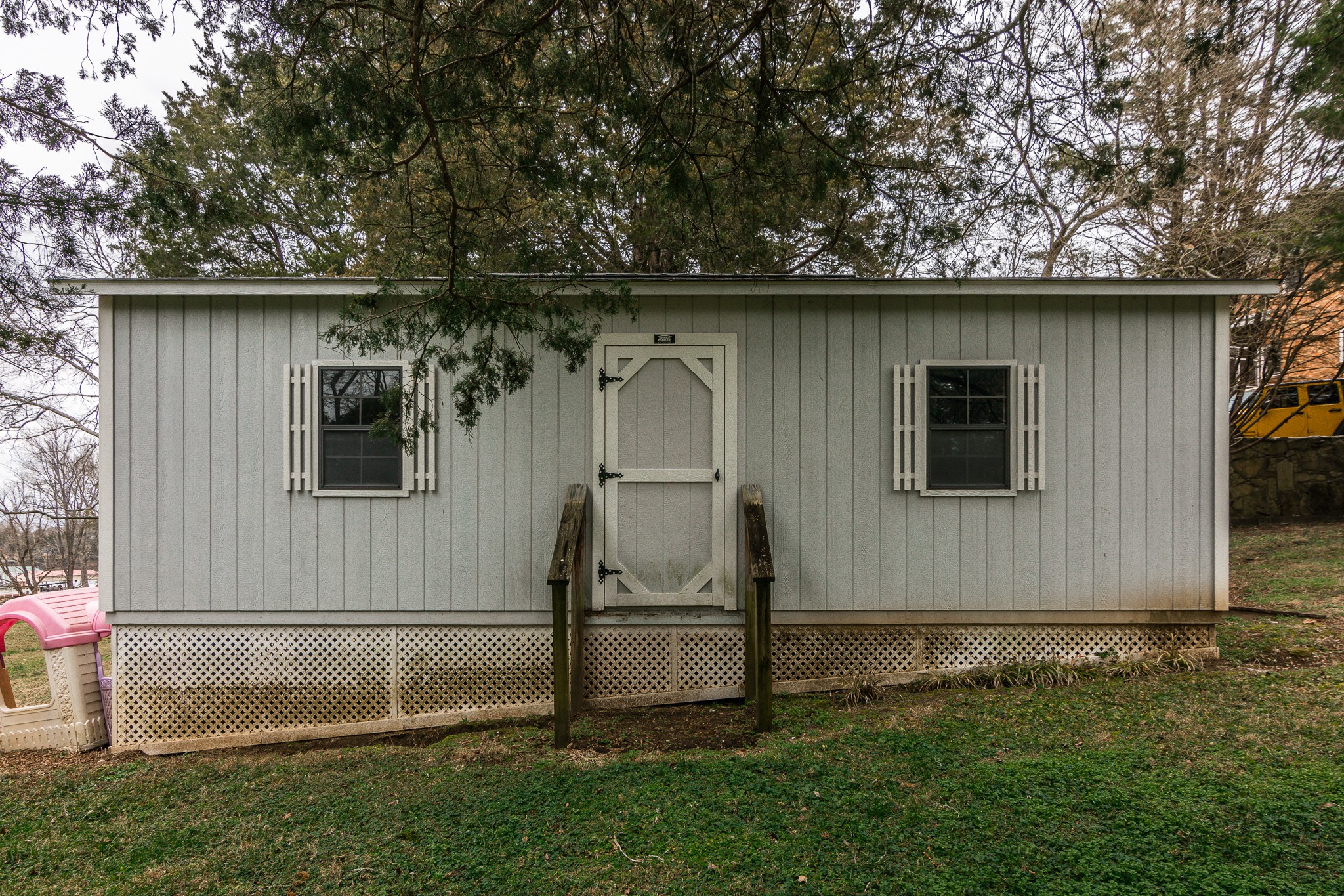 1005 Edgewater Circle Gallatin, TN 37066 - Photo 42 of 50 a backyard of a house with lots of green space