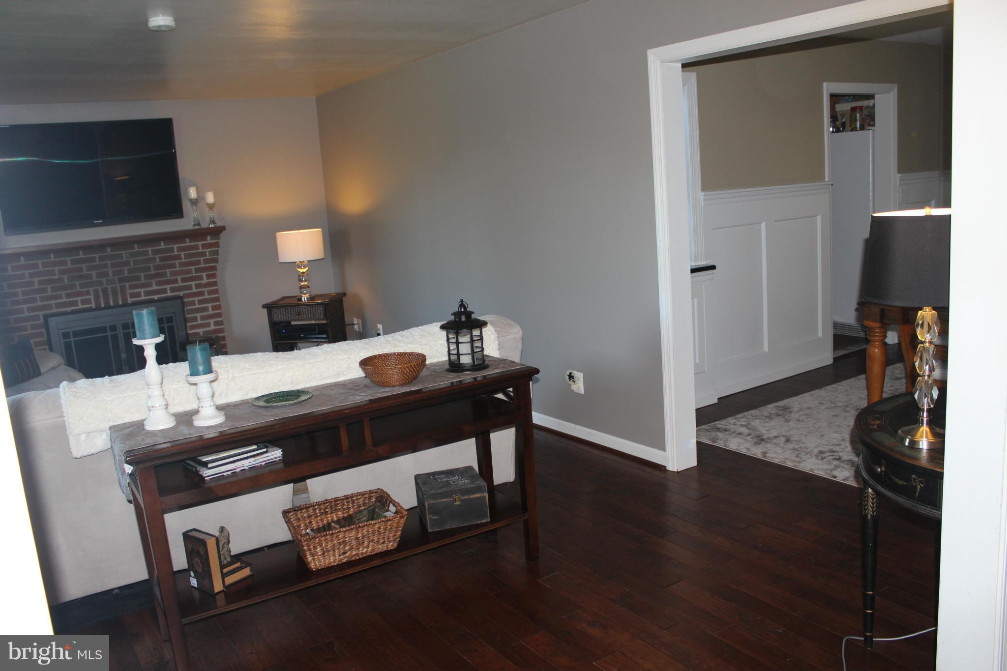 6333 Davis Road Mount Airy, MD 21771 - Photo 17 of 30 Family Room