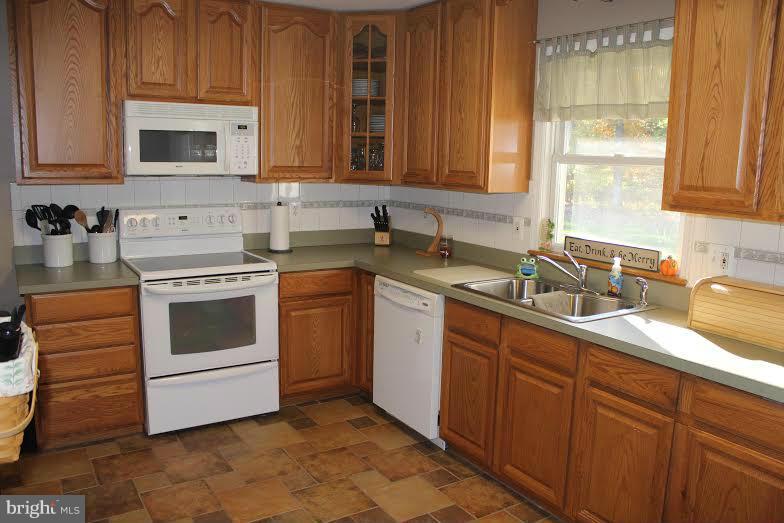 6333 Davis Road Mount Airy, MD 21771 - Photo 19 of 30 Kitchen