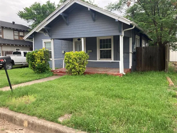 $1,550 | 104 May Avenue, Cleburne, TX 76031
