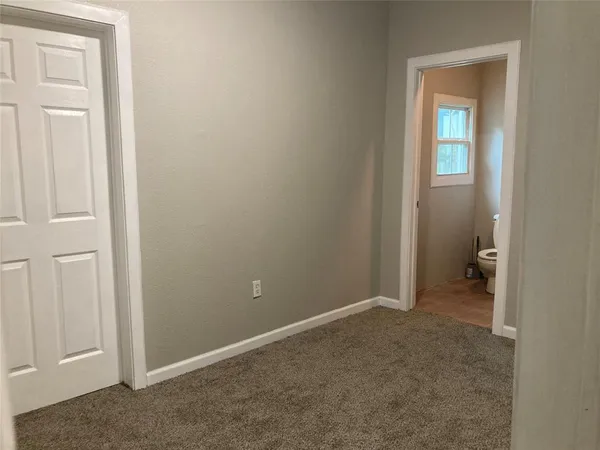 $1,550 | 104 May Avenue, Cleburne, TX 76031