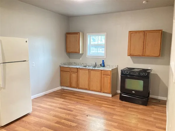 $1,550 | 104 May Avenue, Cleburne, TX 76031