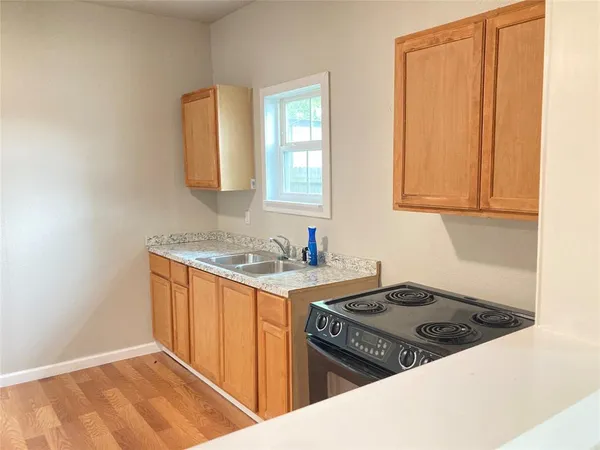 $1,550 | 104 May Avenue, Cleburne, TX 76031