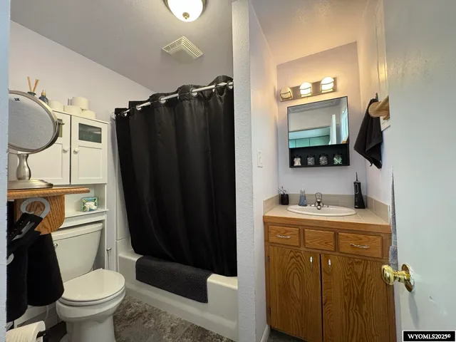 $165,000 | 322 South 3rd Street East, Riverton, WY 82501