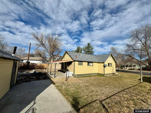 $165,000 | 322 South 3rd Street East, Riverton, WY 82501