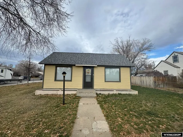 $165,000 | 322 South 3rd Street East, Riverton, WY 82501