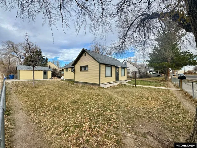 $165,000 | 322 South 3rd Street East, Riverton, WY 82501