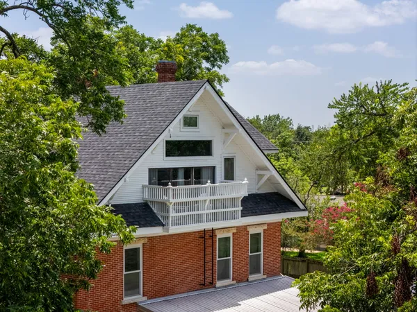 $1,225,000 | 1220 West Lake Drive, Taylor, TX 76574