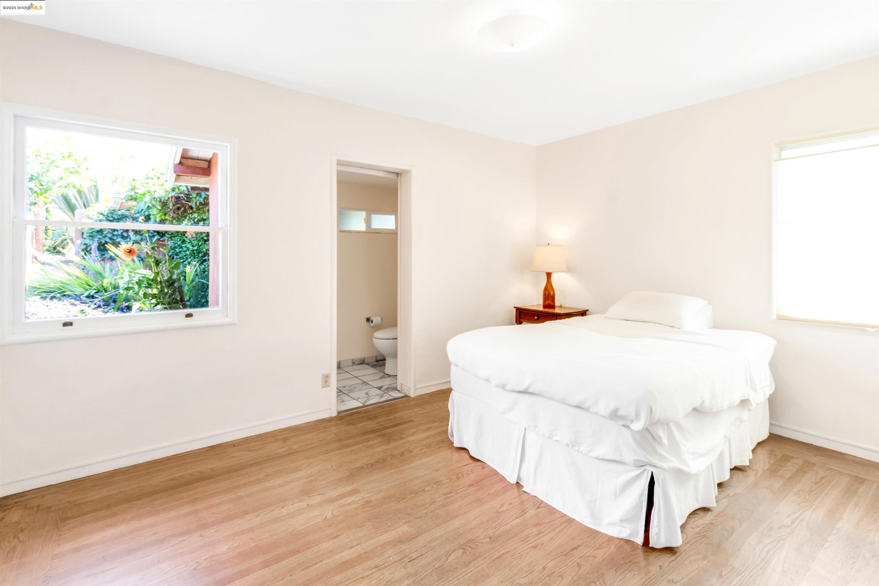 7415 Circle Hill Drive Oakland, CA 94605 - Photo 12 of 42