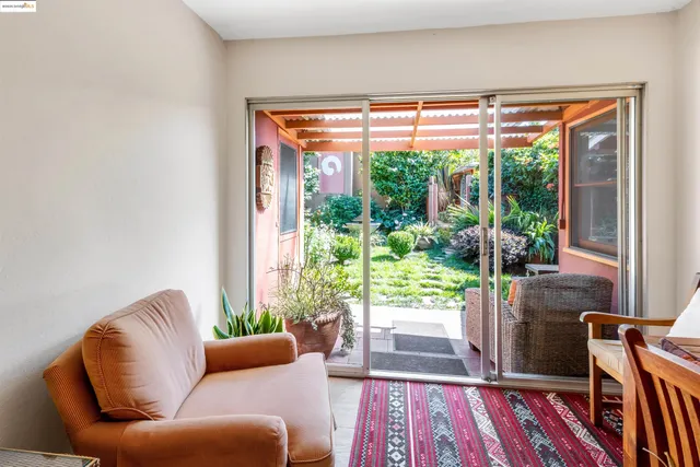 $899,000 | 7415 Circle Hill Drive, Oakland, CA 94605